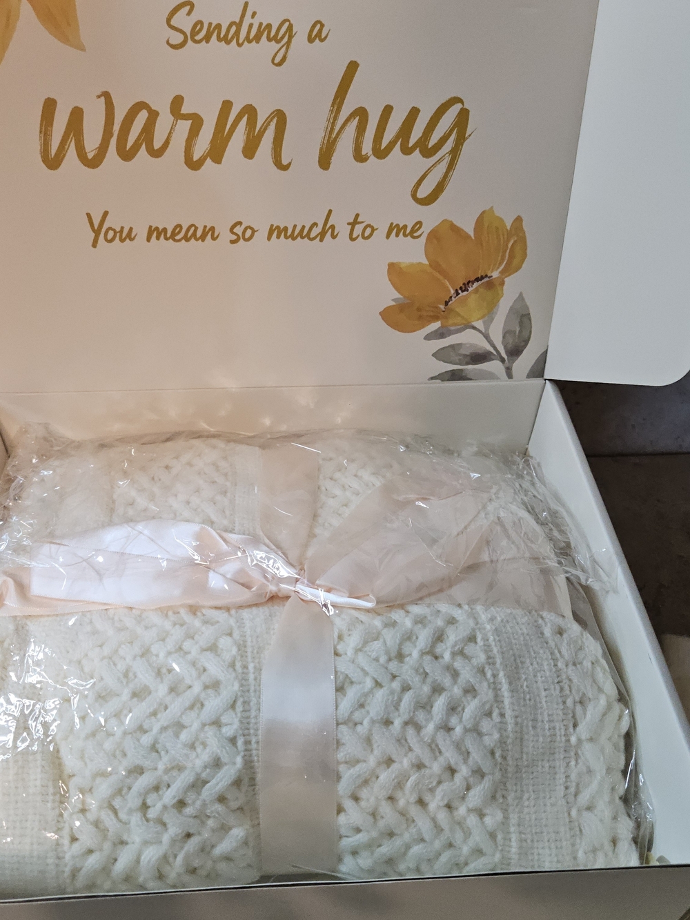 Cozy White Cable Knit Throw Blanket Gift Set